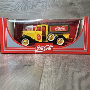 Hartoy Coca Cola 1936 Ford Delivery Truck 1:18 Scale Solido - 1979